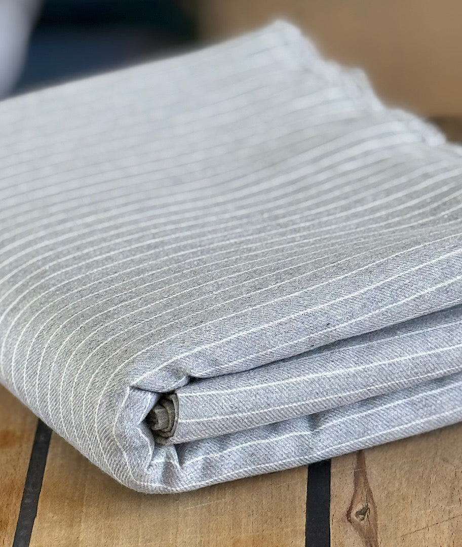 פשתן פסים אפור בהיר